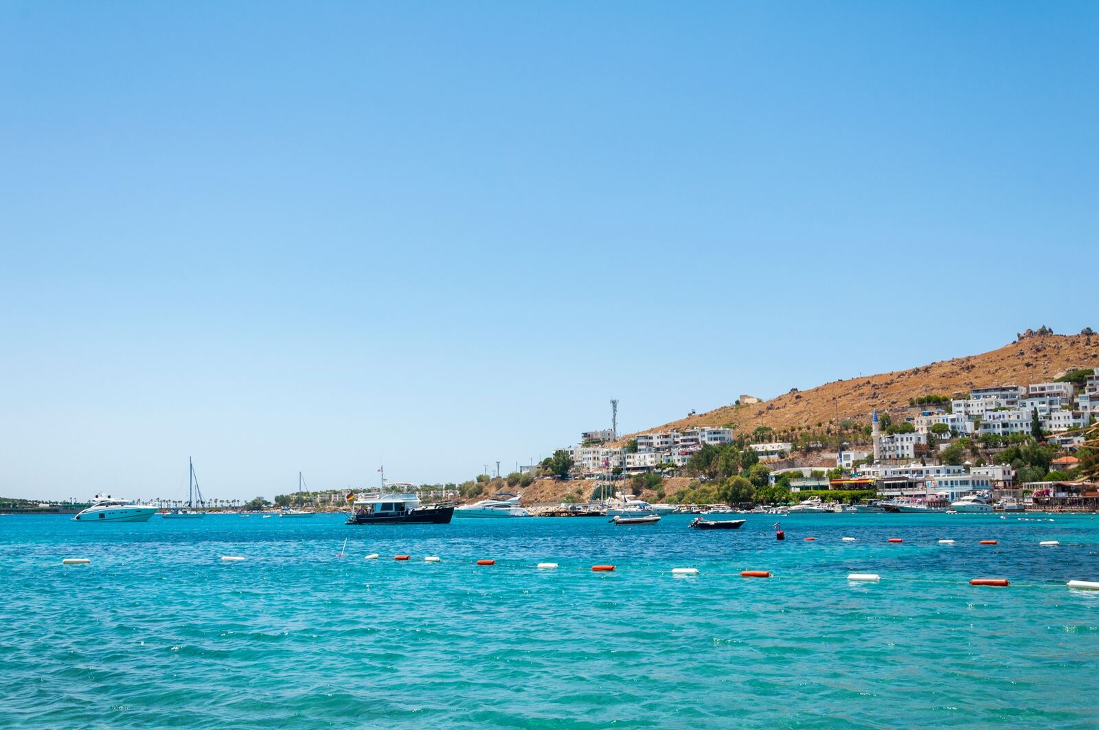 Bodrum Akyarlar koyu ve berrak deniz